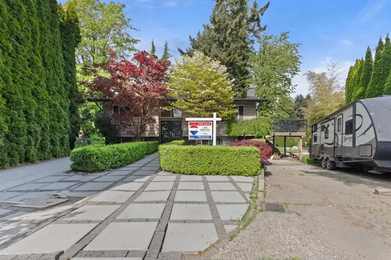 33191 EDGEWOOD AVENUE - photo 4 of 40