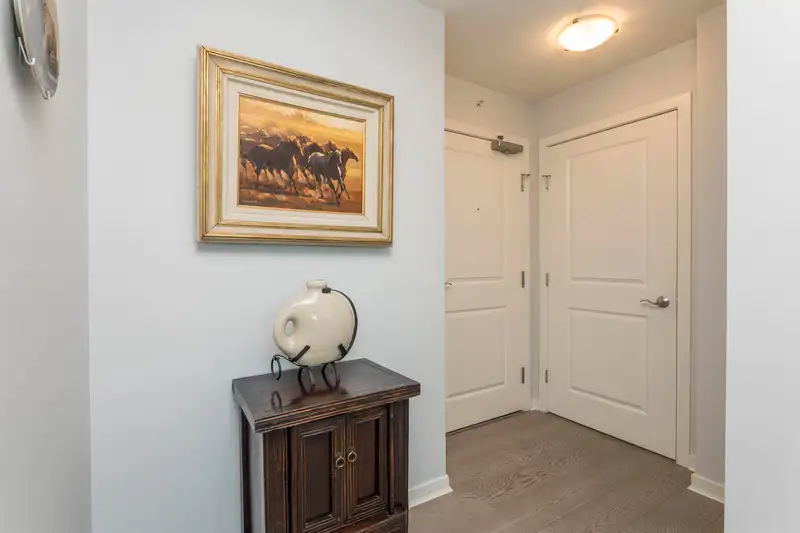 804 2799 YEW STREET - photo 2 of 40