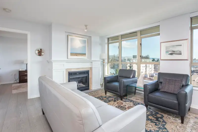804 2799 YEW STREET - photo 3 of 40