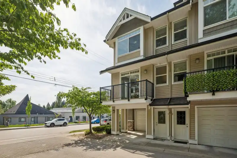 1 8277 161 STREET - photo 4 of 33