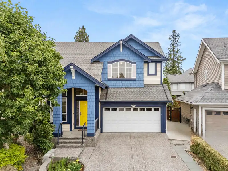 6085 165A STREET - photo 1 of 40