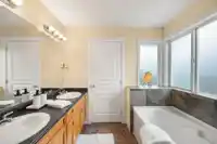 6085 165A STREET - thumbnail 23