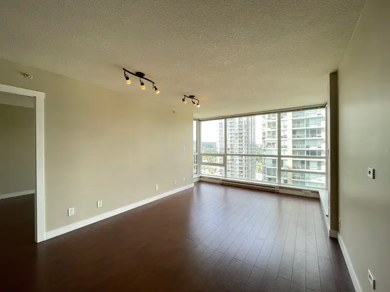2607 2978 GLEN DRIVE - photo 3 of 20