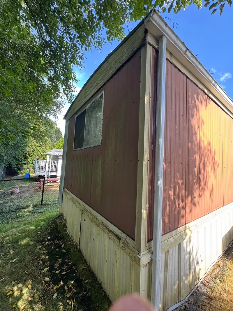 82 8220 KING GEORGE BOULEVARD - photo 3 of 4