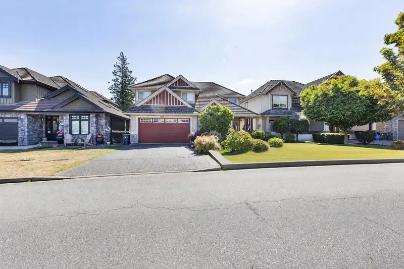 3558 149A STREET - photo 2 of 37