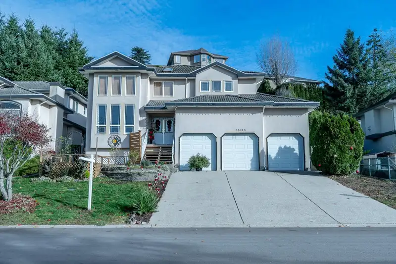 35683 TIMBERLANE DRIVE - photo 2 of 26