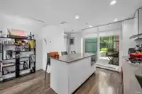 513 1283 HOWE STREET - thumbnail 3
