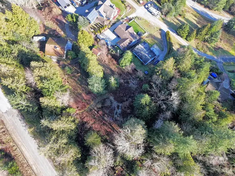 6377 N GALE AVENUE - photo 4 of 35