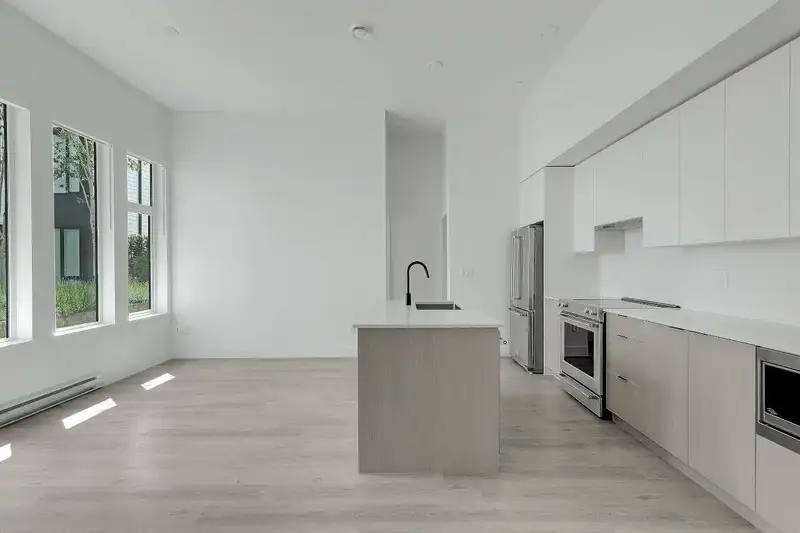 103 1306 LAVAL SQUARE - photo 2 of 23