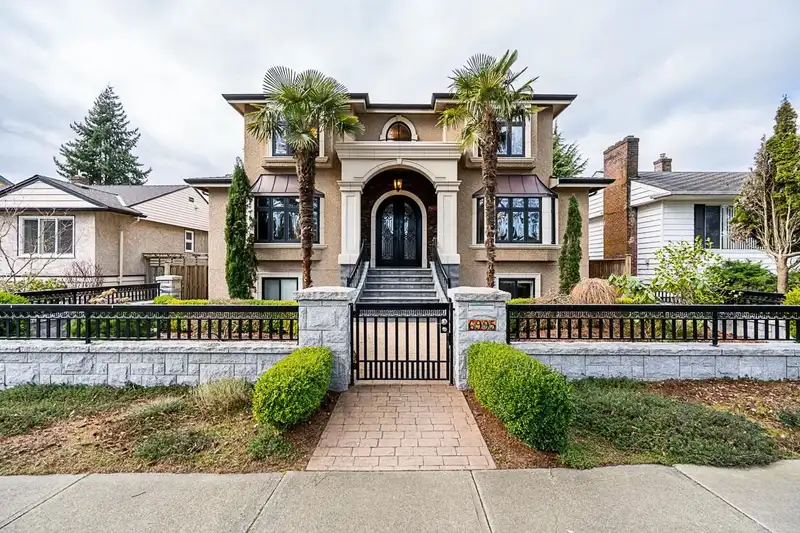 6907 TYNE STREET - photo 1 of 40