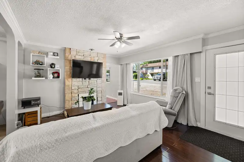24898 122 AVENUE - photo 4 of 40
