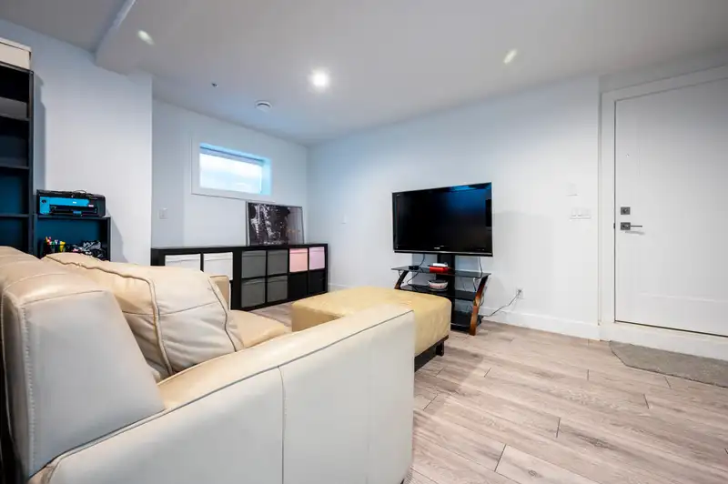 4728 CARL CREEK LANE - photo 4 of 28