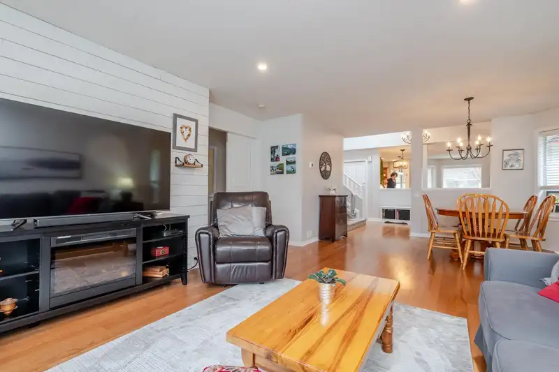 3 31406 UPPER MACLURE ROAD - photo 4 of 40
