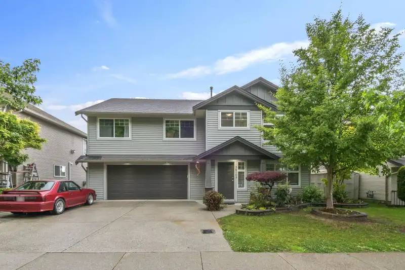 35109 LABURNUM AVENUE - photo 1 of 40