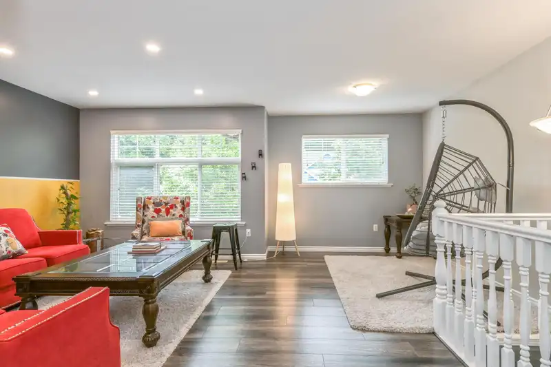 35109 LABURNUM AVENUE - photo 3 of 40