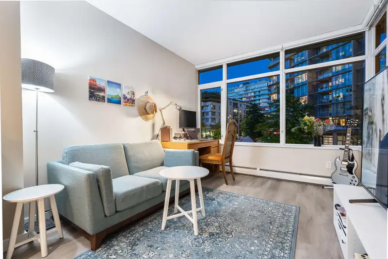 257 108 W 1ST AVENUE - photo 2 of 19