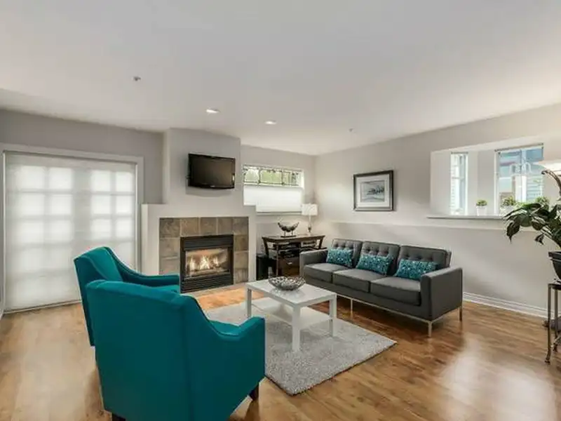 3088 COLUMBIA STREET - photo 3 of 7