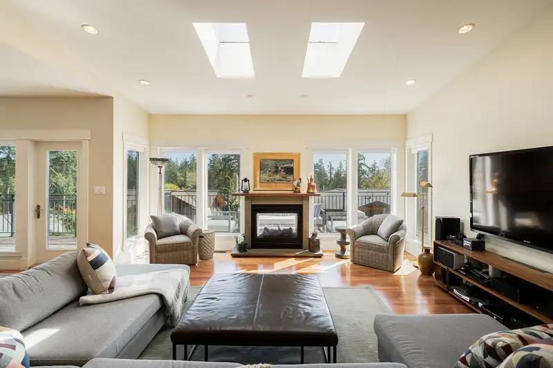 889 COWAN POINT DRIVE - photo 1 of 34