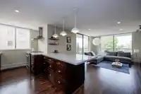 302 540 LONSDALE AVENUE - thumbnail 3