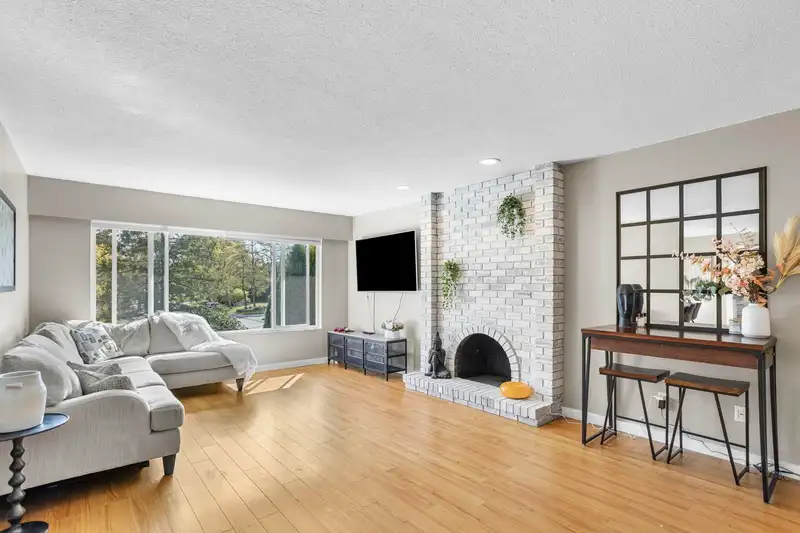 12411 BLANSHARD STREET - photo 4 of 40