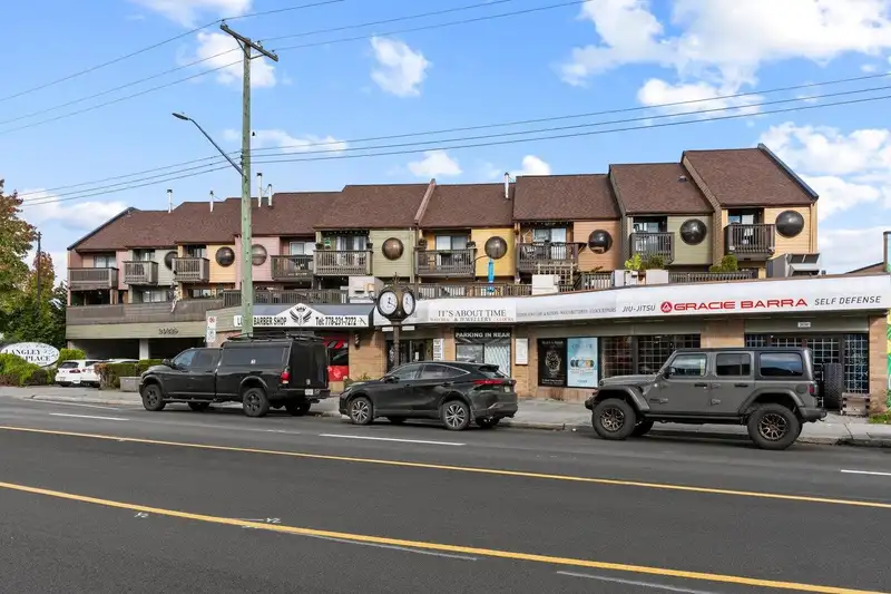9 20229 FRASER HIGHWAY - photo 2 of 33