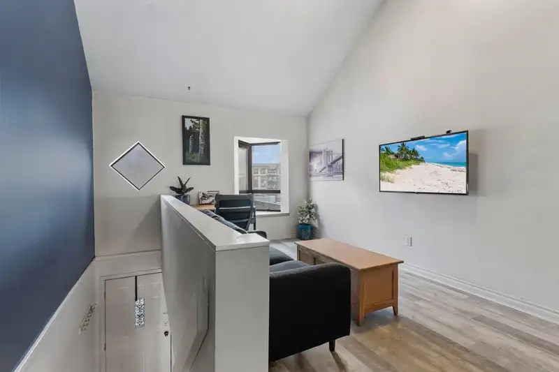 9 20229 FRASER HIGHWAY - photo 4 of 33