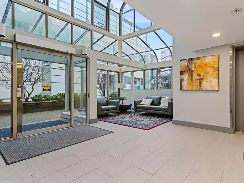 105 1502 ISLAND PARK WALK - photo 4 of 26