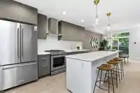 2126 ST JOHNS STREET STREET - thumbnail 1