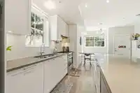 5 5142 CANADA WAY - thumbnail 20