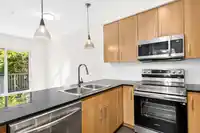 210 22290 NORTH AVENUE - thumbnail 3