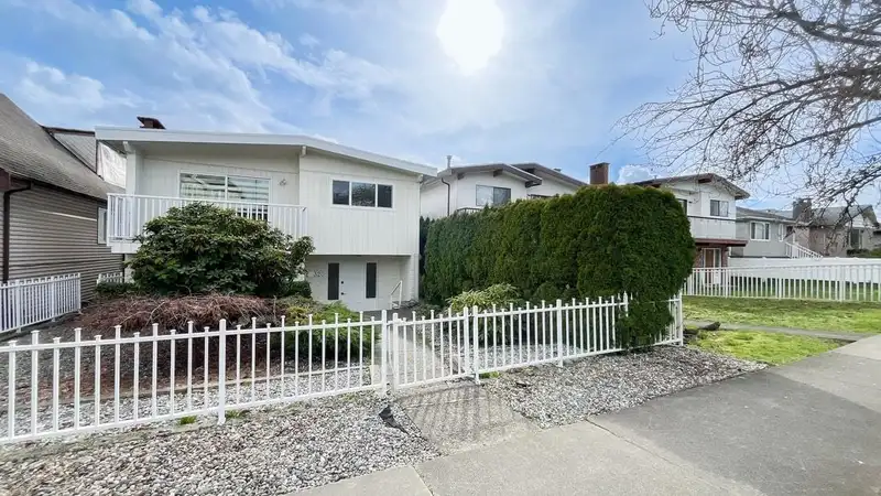 320 E 57TH AVENUE - photo 1 of 34