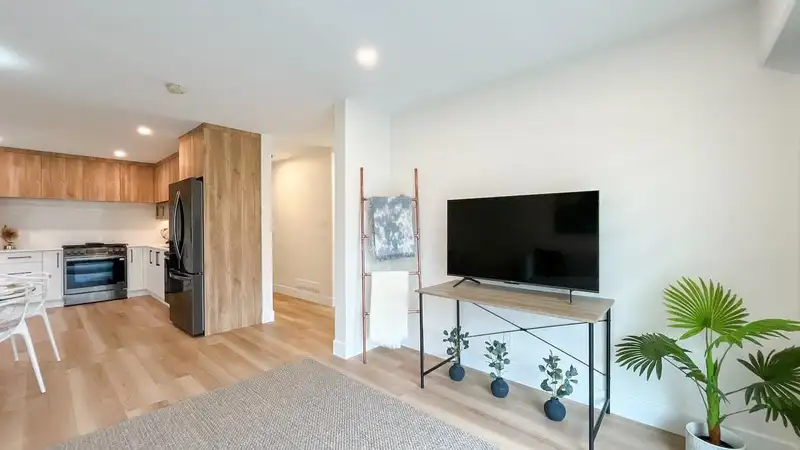 320 E 57TH AVENUE - photo 3 of 34