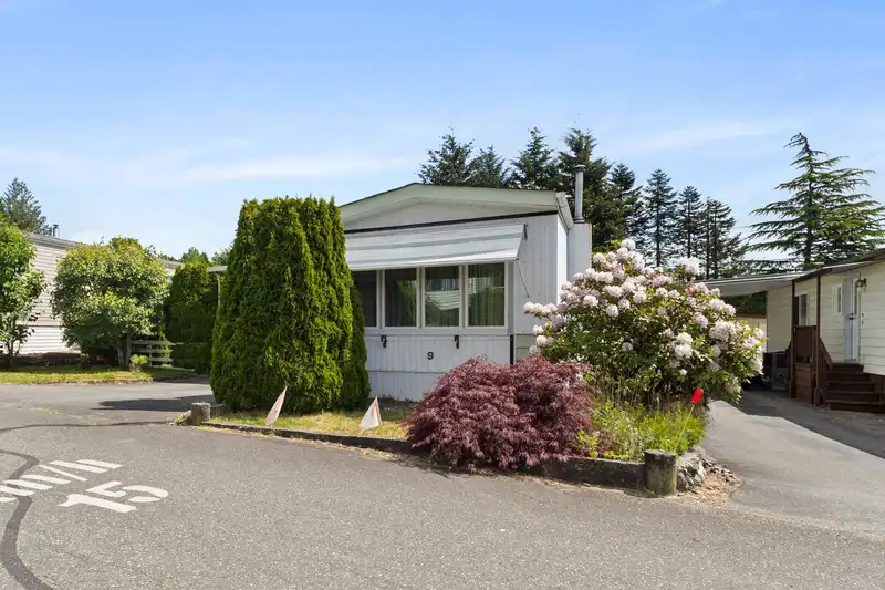 9 27111 0 AVENUE - photo 1 of 25
