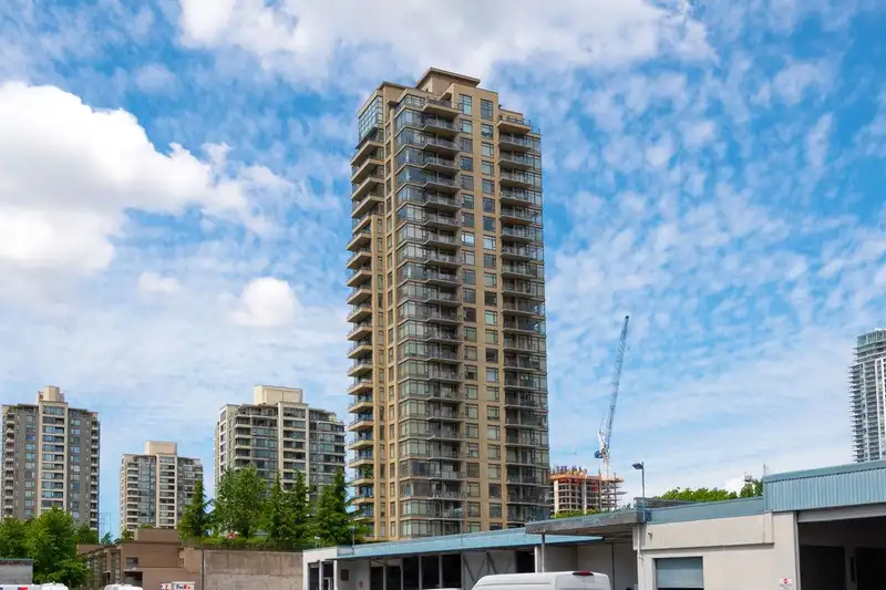 401 4250 DAWSON STREET - photo 2 of 40