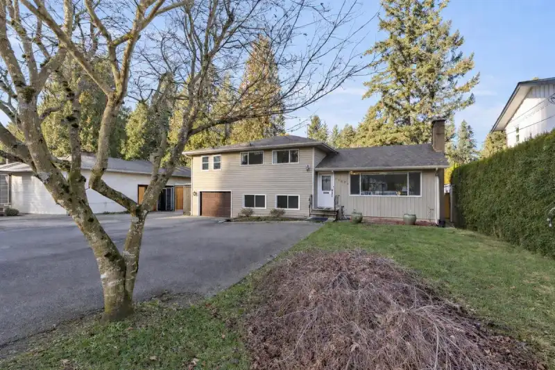 21479 STONEHOUSE AVENUE - photo 1 of 39