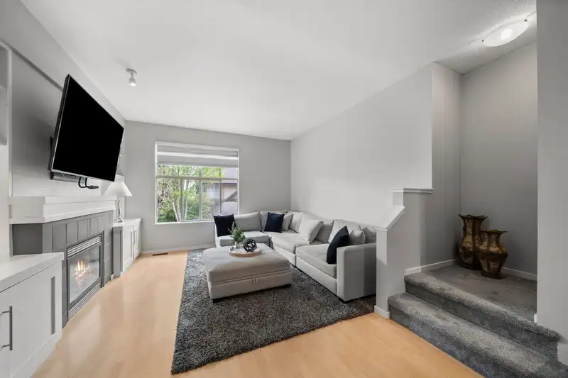 8 15152 62A AVENUE - photo 3 of 33
