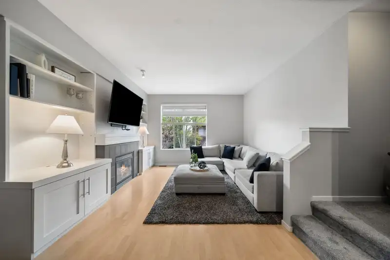 8 15152 62A AVENUE - photo 4 of 33