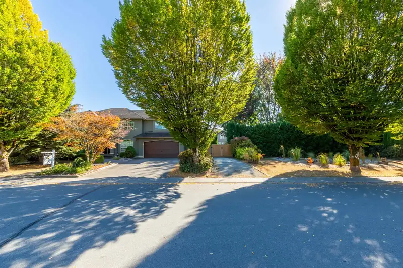20326 92A AVENUE - photo 1 of 40