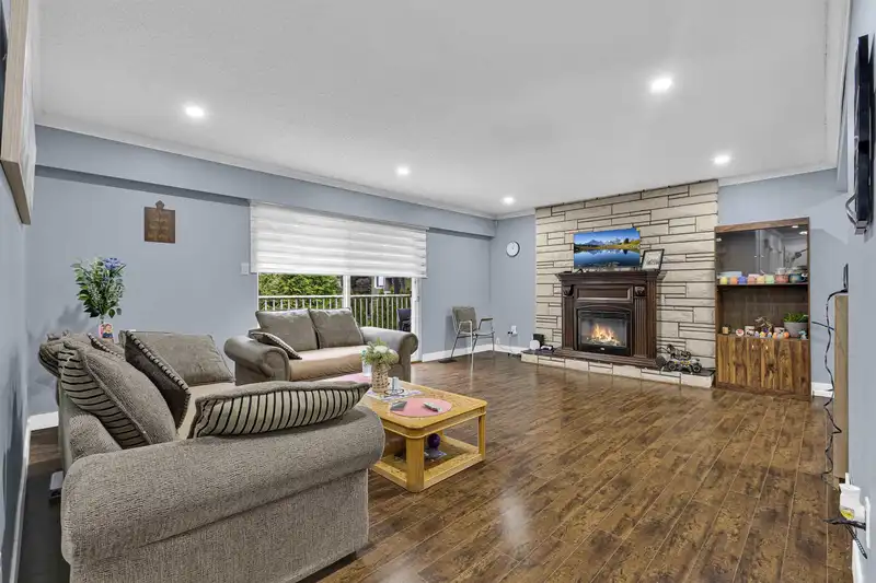 7059 BARKLEY PLACE - photo 3 of 25