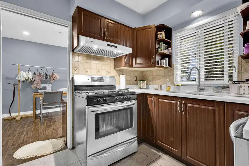 7059 BARKLEY PLACE - photo 4 of 25