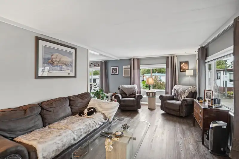 25 13650 80 AVENUE - photo 4 of 36