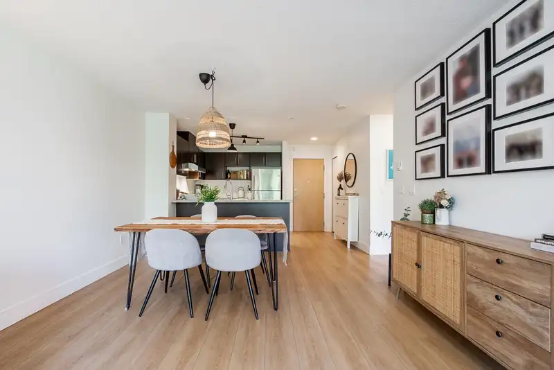 115 600 KLAHANIE DRIVE - photo 4 of 32