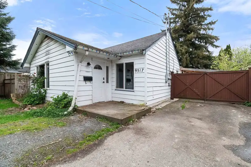 9517 STANLEY STREET - photo 2 of 40