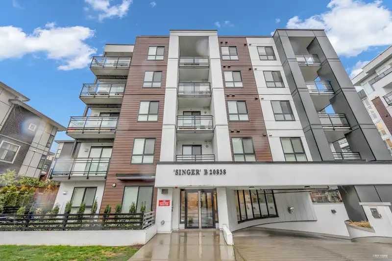 B211 20838 78B AVENUE - photo 1 of 30