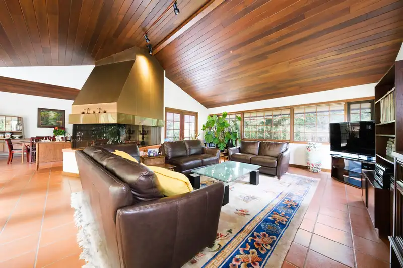 6000 BUCKINGHAM AVENUE - photo 4 of 40