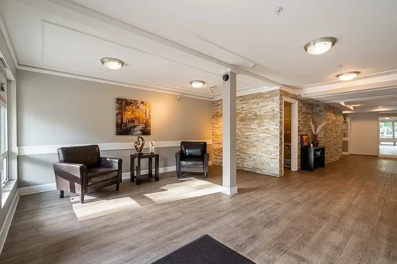 212 15255 18 AVENUE - photo 3 of 30