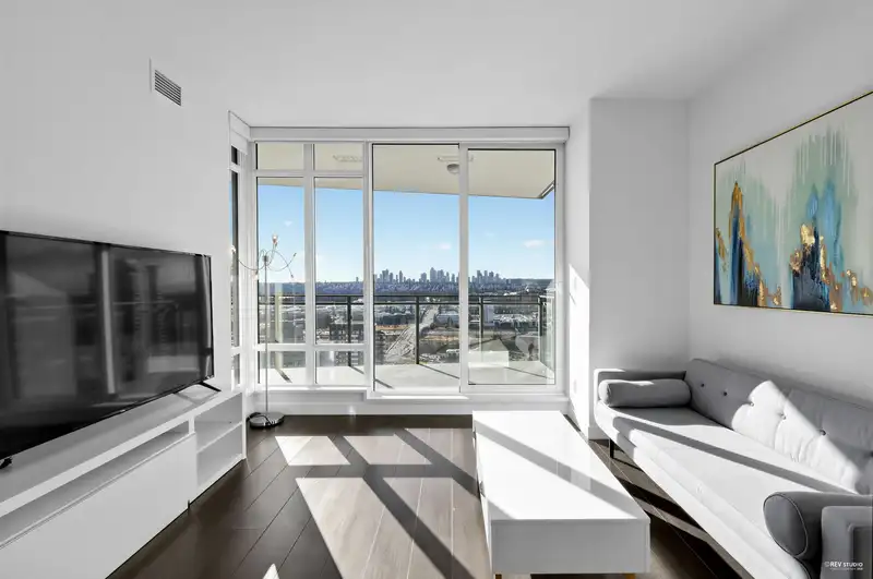 2907 2085 SKYLINE COURT - photo 2 of 40