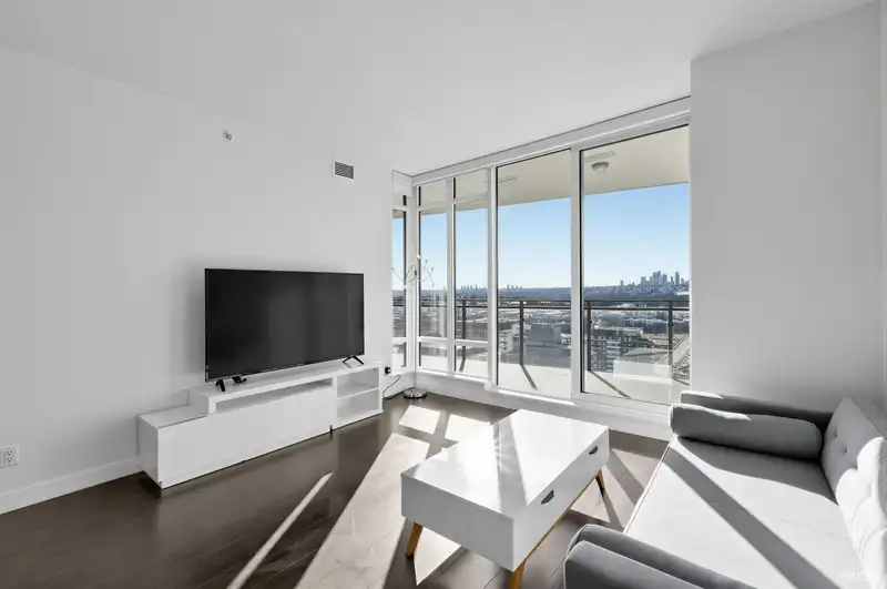 2907 2085 SKYLINE COURT - photo 3 of 40
