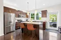 6858 208 STREET - thumbnail 10