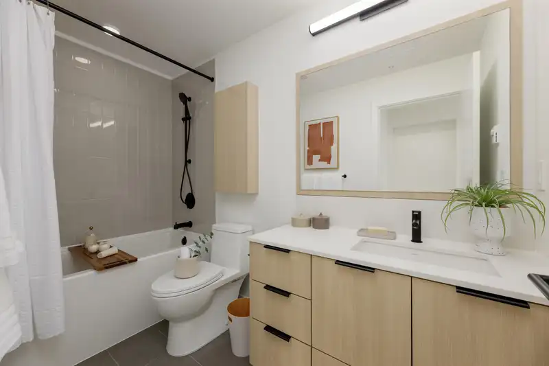 511 10466 138A STREET - photo 4 of 5